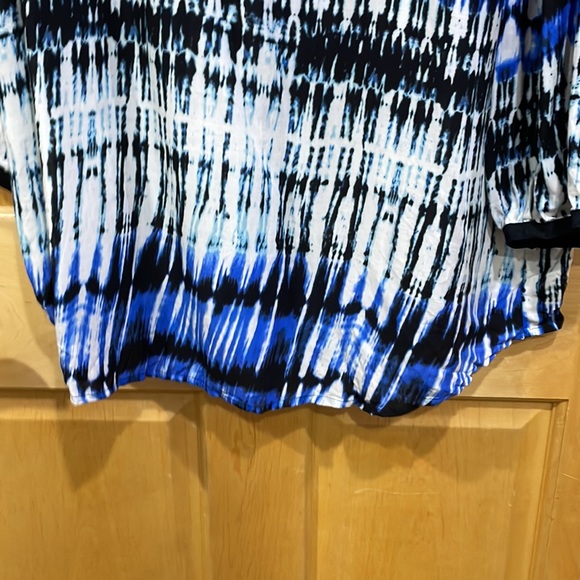 Ava Christine tie dye blue white v-neck tunic top size 1x - Picture 6 of 12